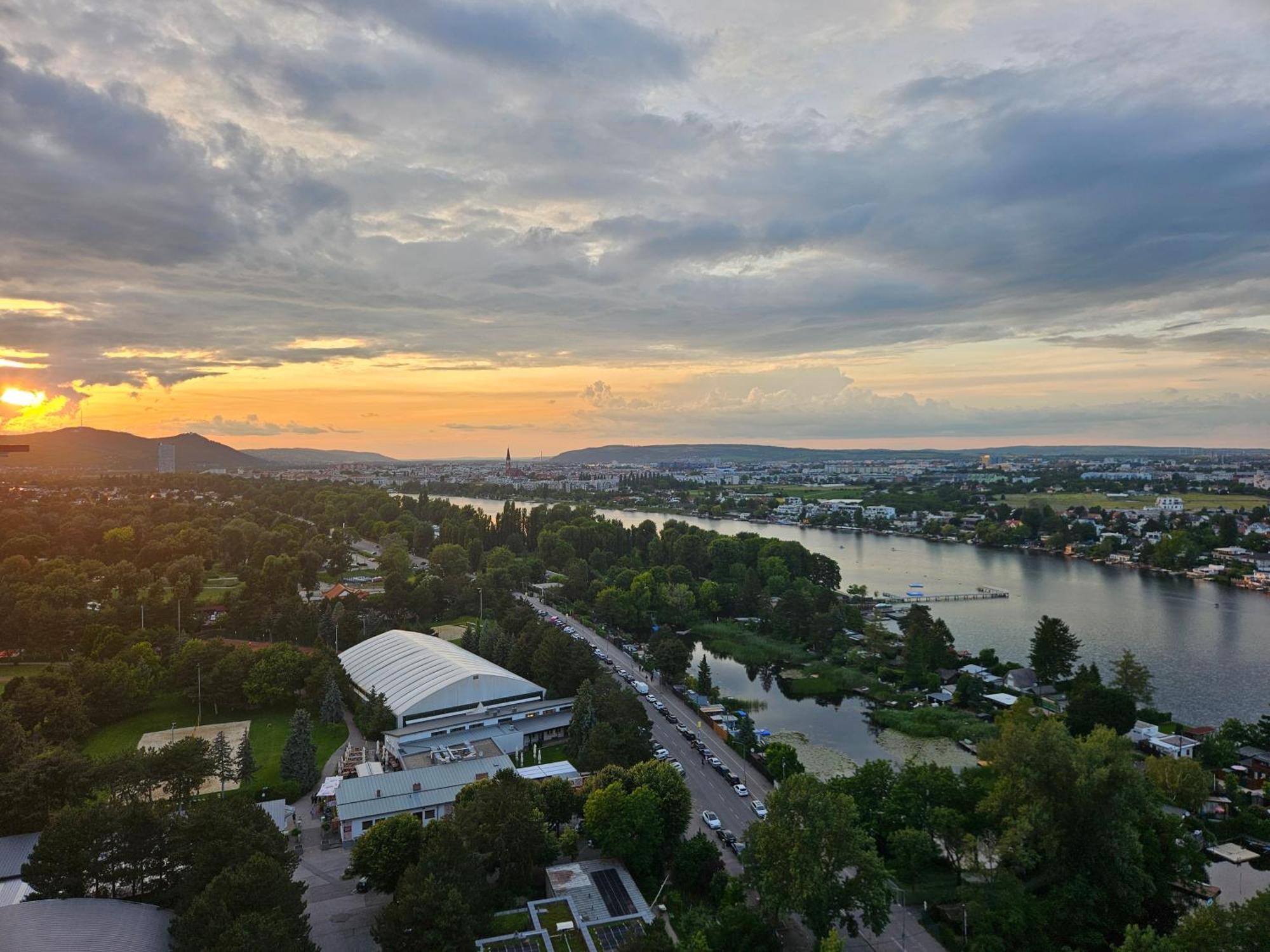Yuki'S Place - Un-Vic, Danube Beach And Subway Near To Downtown Vídeň Exteriér fotografie